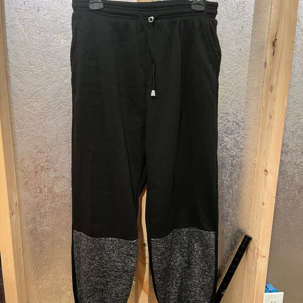 Men’s sterling brand sweatpants, size large